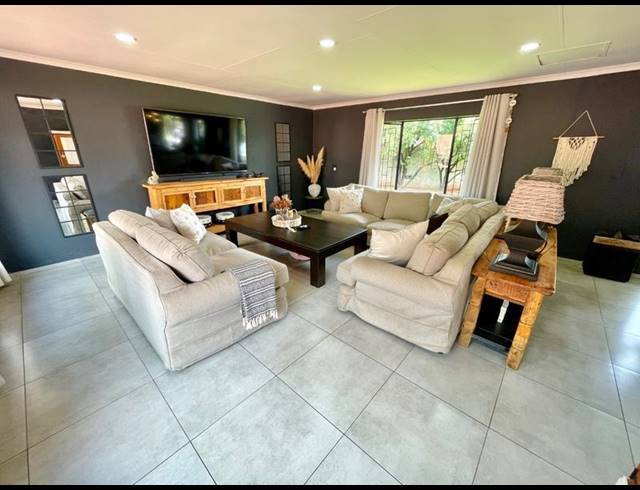 3 BEDROOM HOUSE FOR SALE IN NOORDHEUWEL